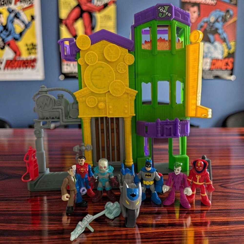 Imaginext DC Super Friends Jokers Bank Batman Superman Joker 2 Face Mr Freeze +